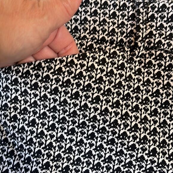 Kenar Women’s Black & White pants. Size 4 - Picture 4 of 7